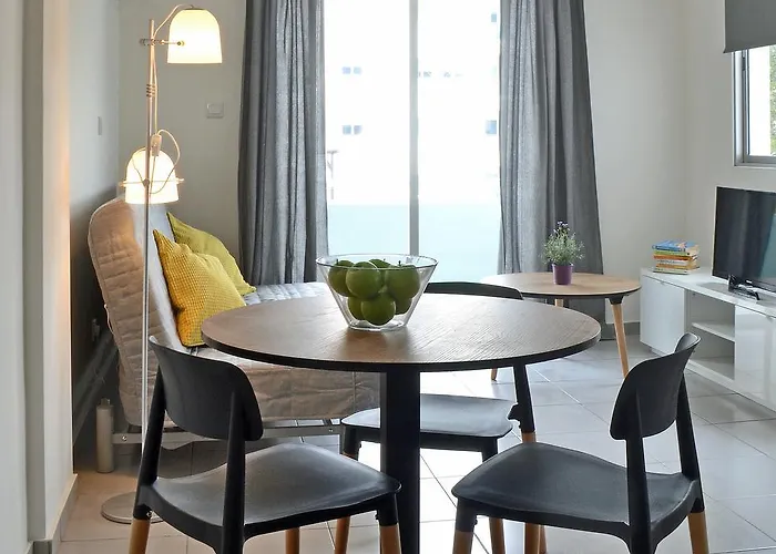 Athena Homes דירה לימסול