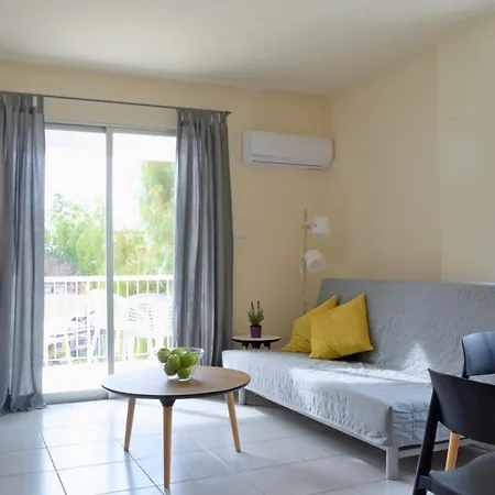 Athena Holiday Homes Apartman *